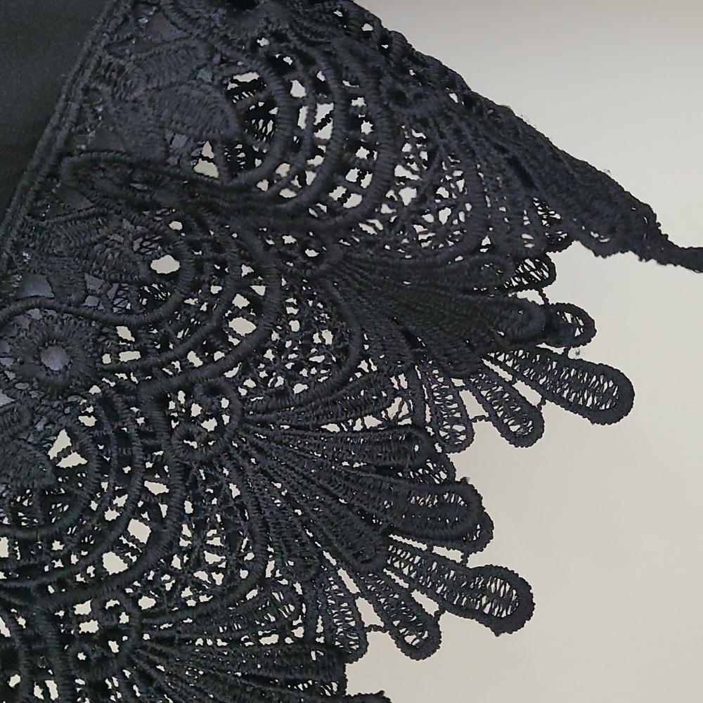 Alison Daley Blk/Wht Print Medium Top - Picture 3 of 5